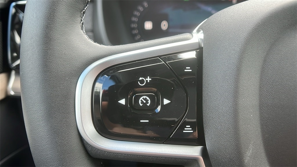 2026 Volvo XC90 Plus - Photo 20