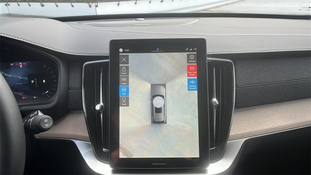 2026 Volvo XC90 Plus - Photo 18