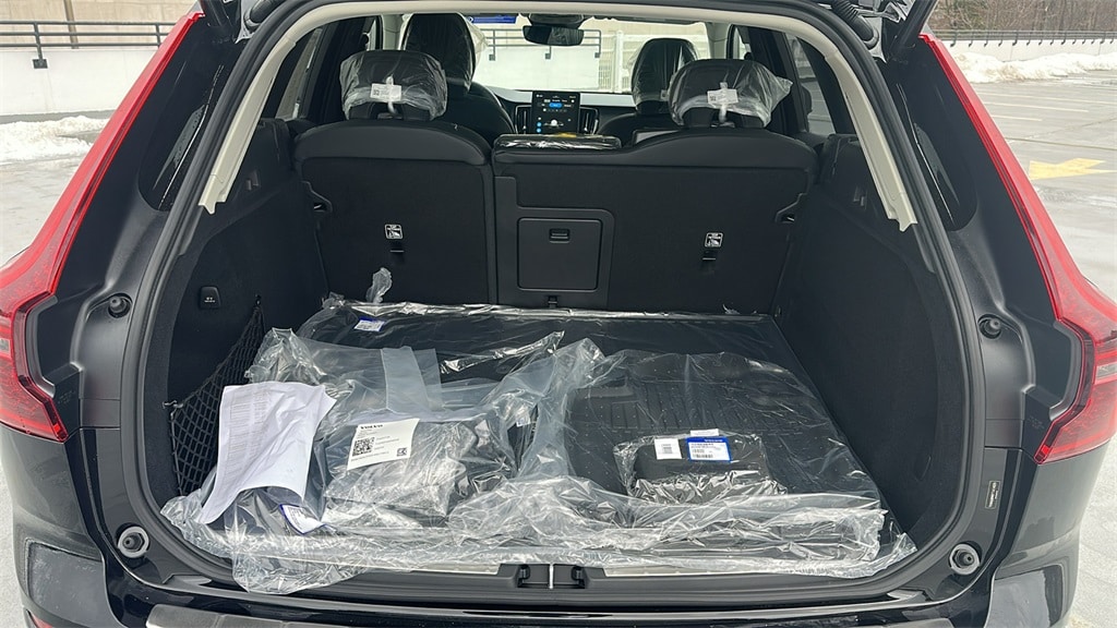 New 2026 Volvo XC60 plug-in hybrid T8 Ultra SUV