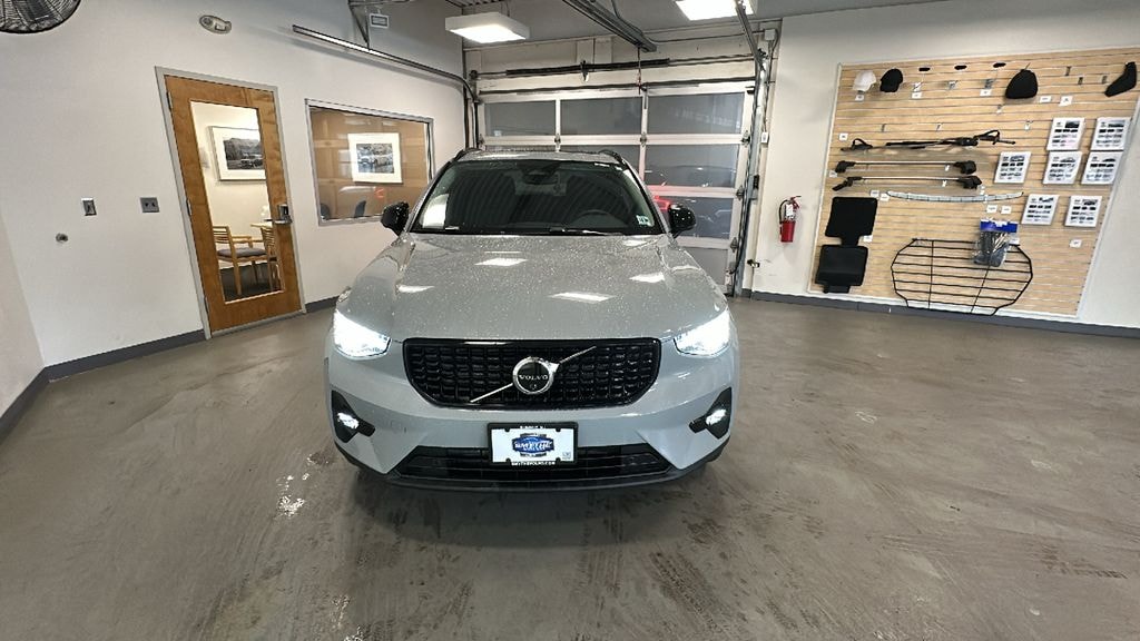 Used 2026 Volvo XC40 B5 Plus SUV