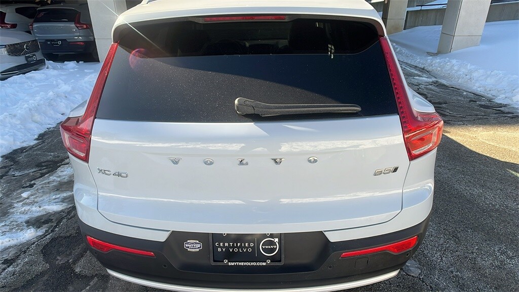 Certified 2025 Volvo XC40 B5 Core SUV