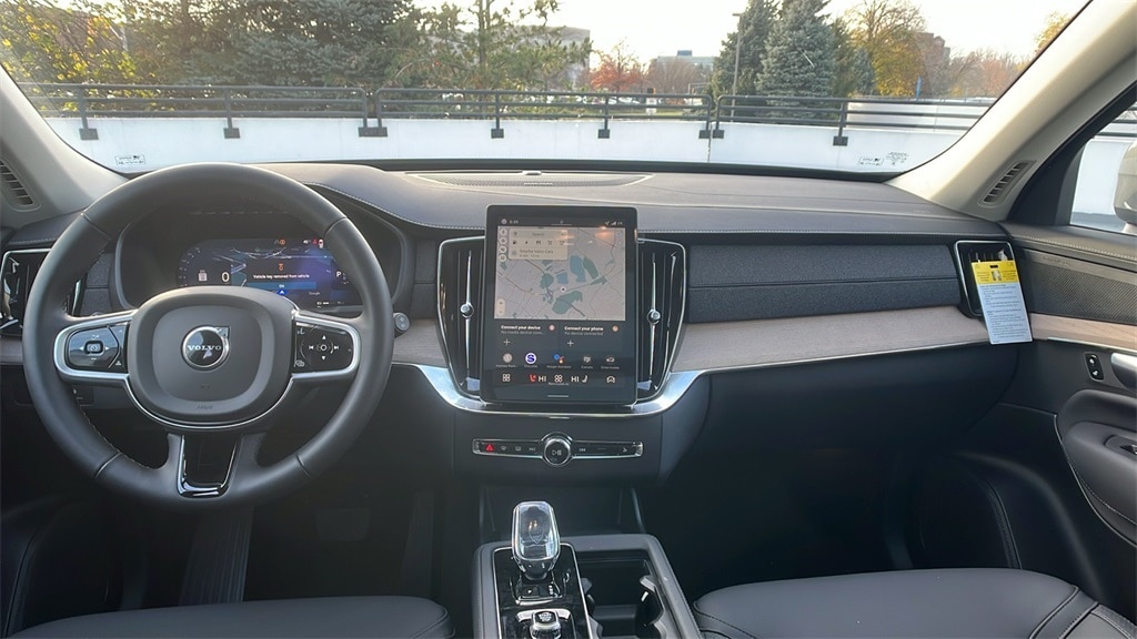 2026 Volvo XC90 Plus - Photo 12