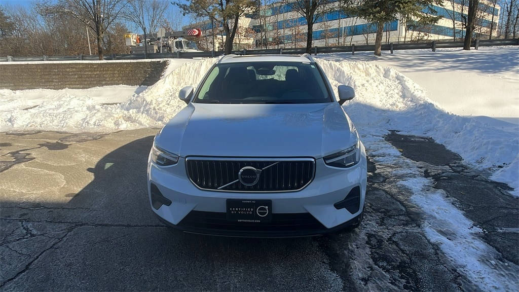 Certified 2025 Volvo XC40 B5 Core SUV