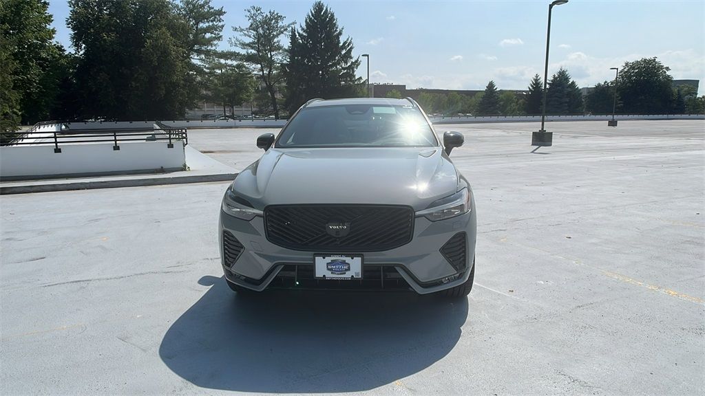 2026 Volvo XC60 B5 Ultra Black Edition Theme AWD's photo