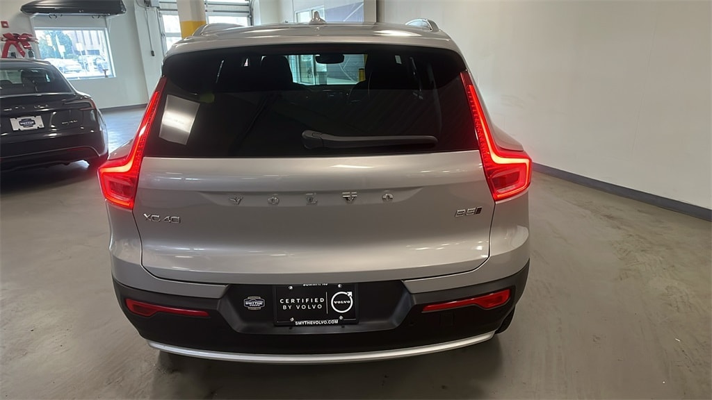 Certified 2025 Volvo XC40 B5 Core SUV
