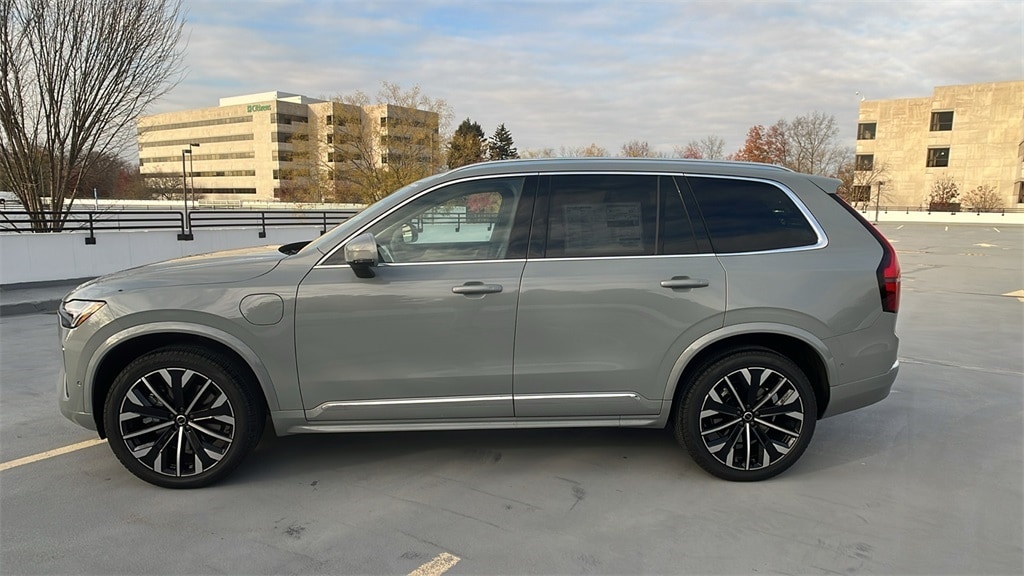 New 2026 Volvo XC90 plug-in hybrid T8 Plus 7-Seater SUV