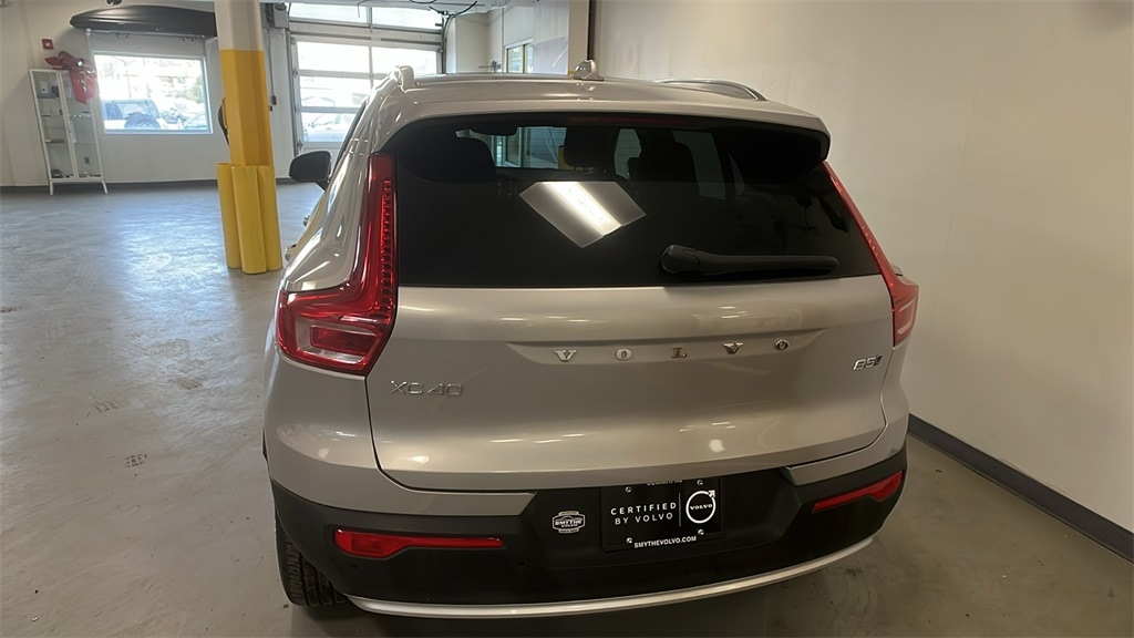 Certified 2025 Volvo XC40 B5 Core SUV