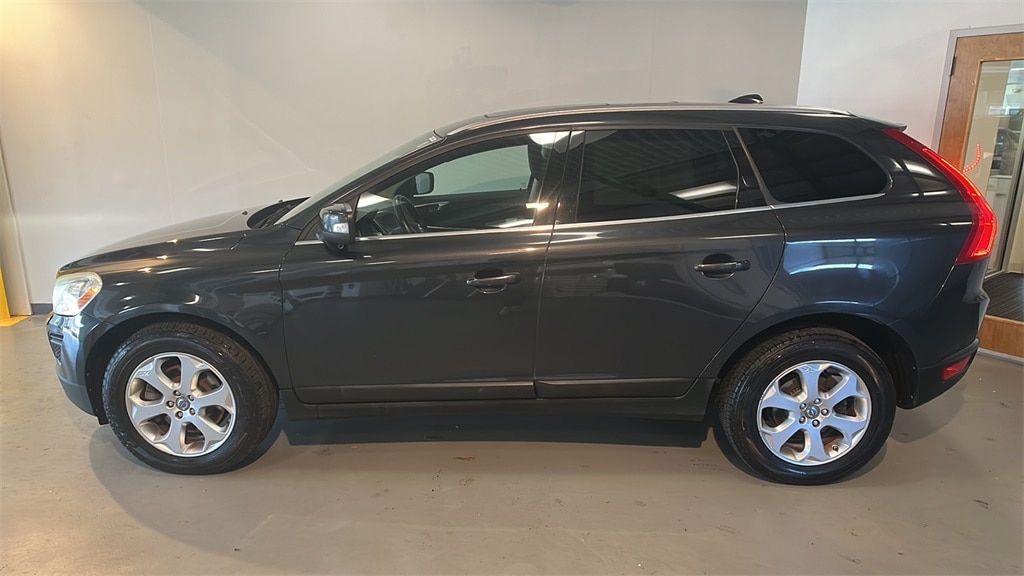 Used 2013 Volvo XC60 3.2 Premier Plus with VIN YV4940DZ4D2440444 for sale in Summit, NJ