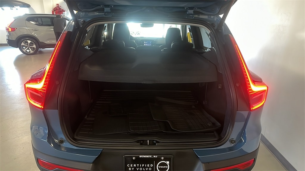 Certified 2024 Volvo XC40 B5 Plus Dark Theme SUV