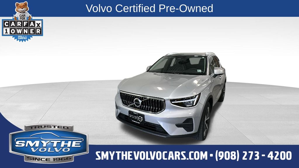 2024 Volvo XC40 B5 Core Bright AWD's photo