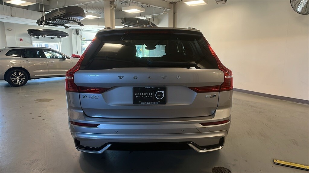 2025 Volvo XC60 B5 Plus photo 3