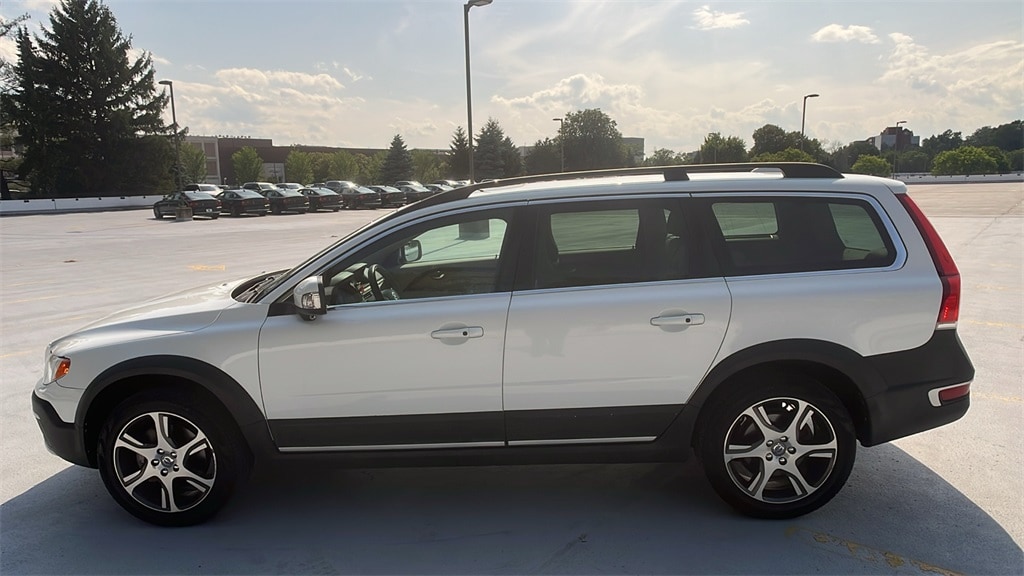 Used 2015 Volvo XC70 T6 with VIN YV4902NK0F1226438 for sale in Summit, NJ