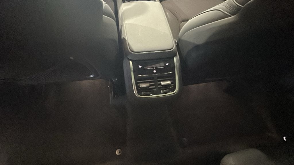 2026 Volvo XC90 Plus - Photo 13