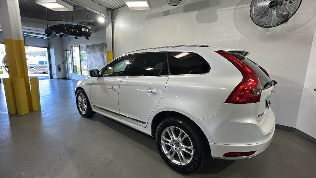 YV4952RCXF2625758
