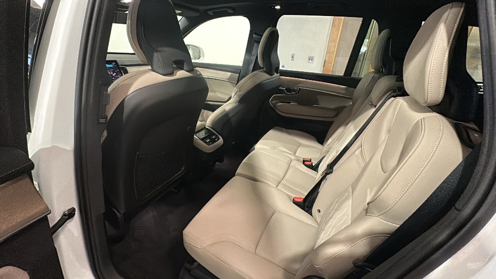 2026 Volvo XC90 Plus - Photo 11
