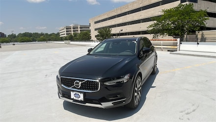 2025 Volvo V90 Cross Country B6 Plus AWD Wagon