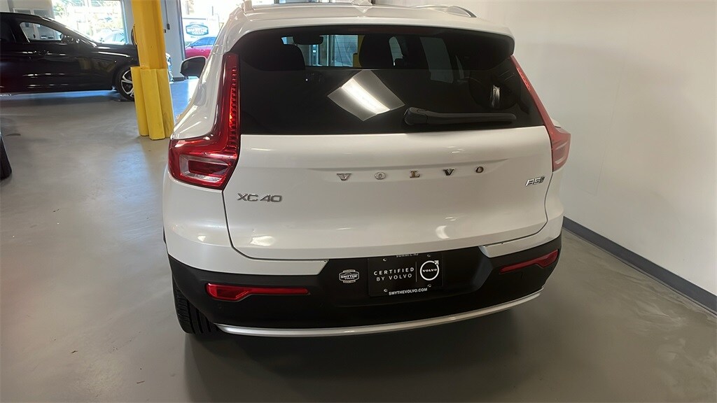 2025 Volvo XC40 Core photo 3