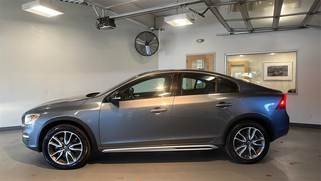 Used 2017 Volvo S60 T5 Platinum with VIN YV440MUM6H2004993 for sale in Summit, NJ