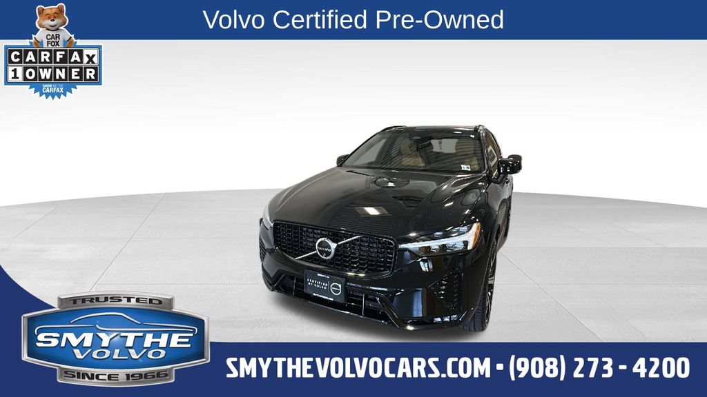 2024 Volvo XC60 B5 Ultimate Dark Theme AWD's photo