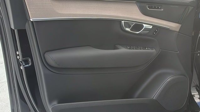 2026 Volvo XC90 Plus - Photo 14
