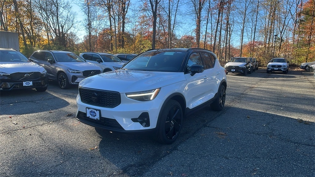 2026 Volvo XC40 Ultra Black Edition's photo
