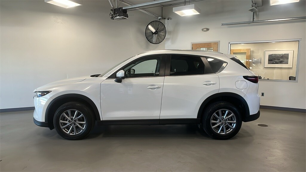 2023 Mazda CX-5 2.5 S Preferred photo 2