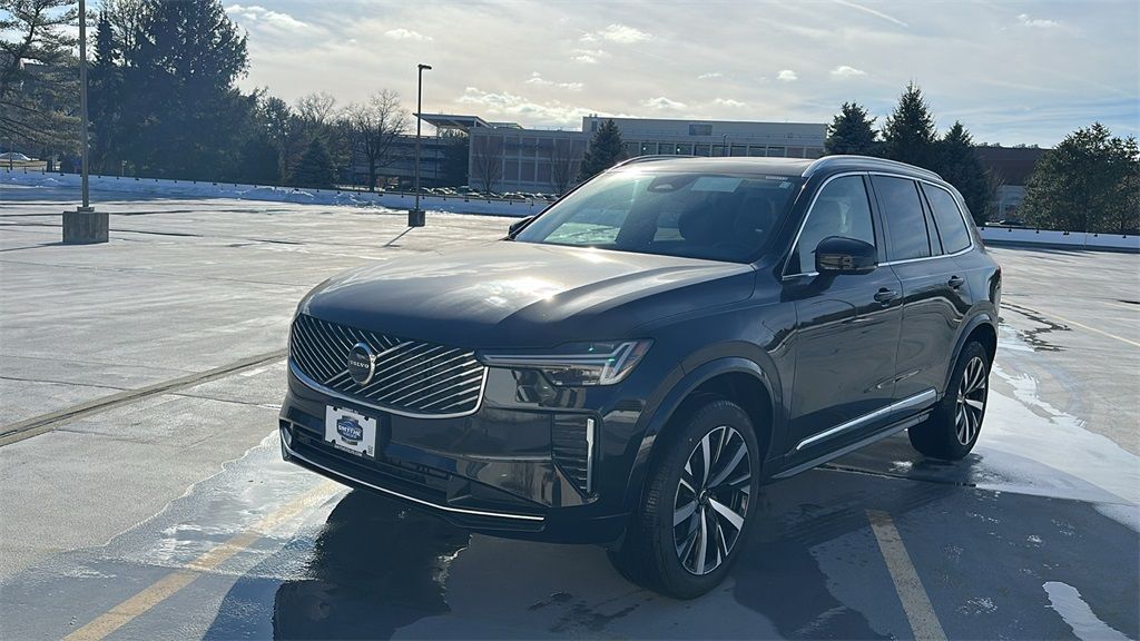 2026 Volvo XC90 B5 Core Bright 4WD's photo