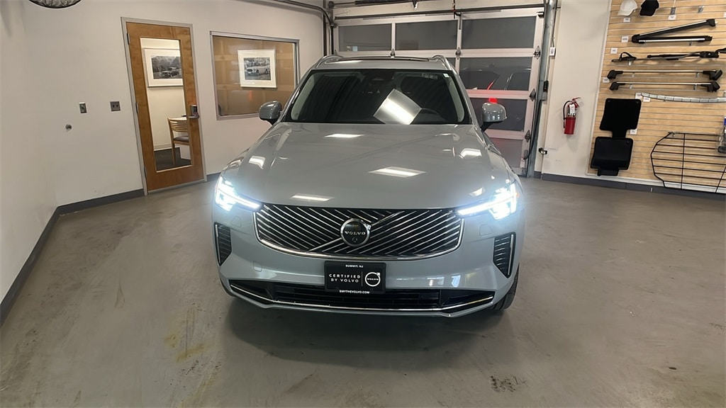 2025 Volvo XC90 Plus's photo