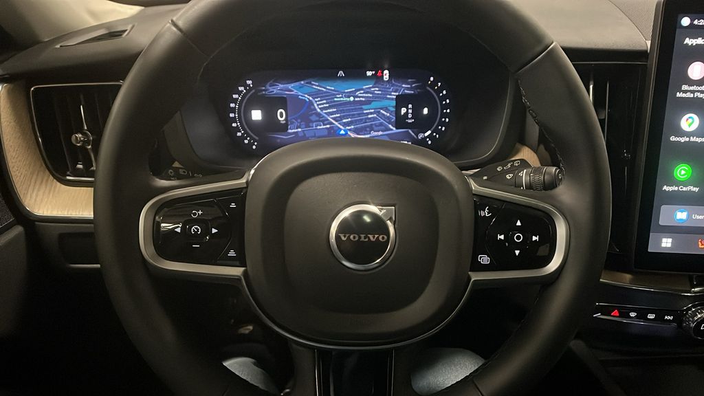 2026 Volvo XC60 Plus - Photo 24