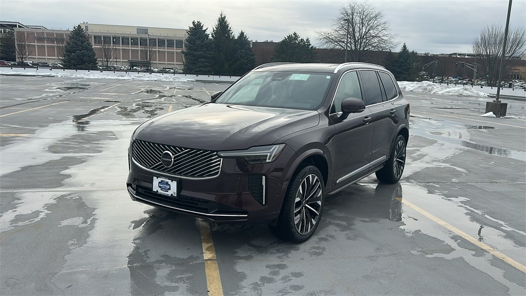 2026 Volvo XC90 Plus's photo