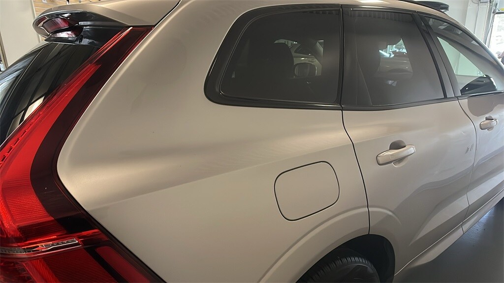 2025 Volvo XC60 B5 Plus photo 3