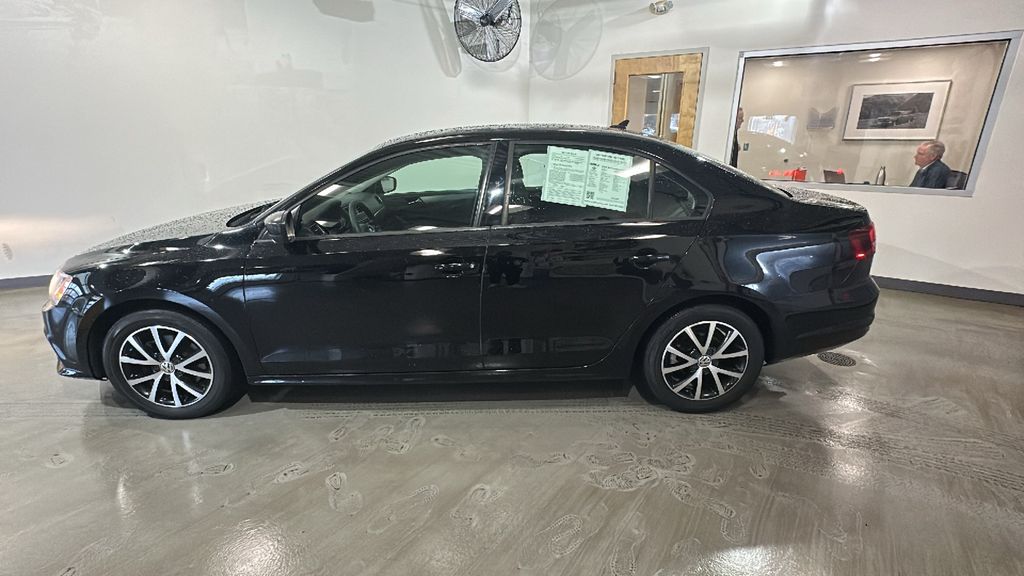 Used 2016 Volkswagen Jetta SE with VIN 3VWD67AJ4GM292062 for sale in Summit, NJ