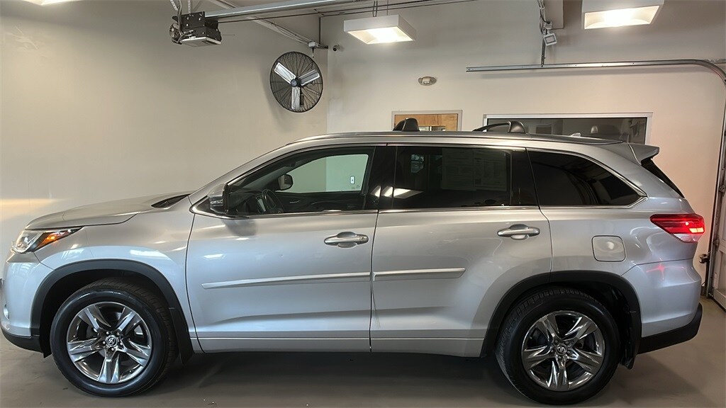 Used 2017 Toyota Highlander Limited SUV