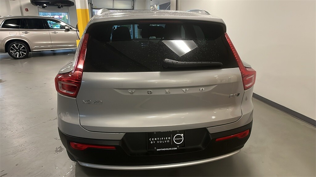 2025 Volvo XC40 Core photo 2