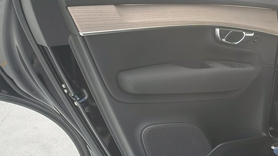 2026 Volvo XC90 Plus - Photo 9