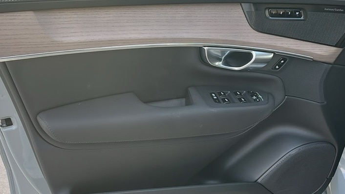 2026 Volvo XC90 Plus - Photo 13