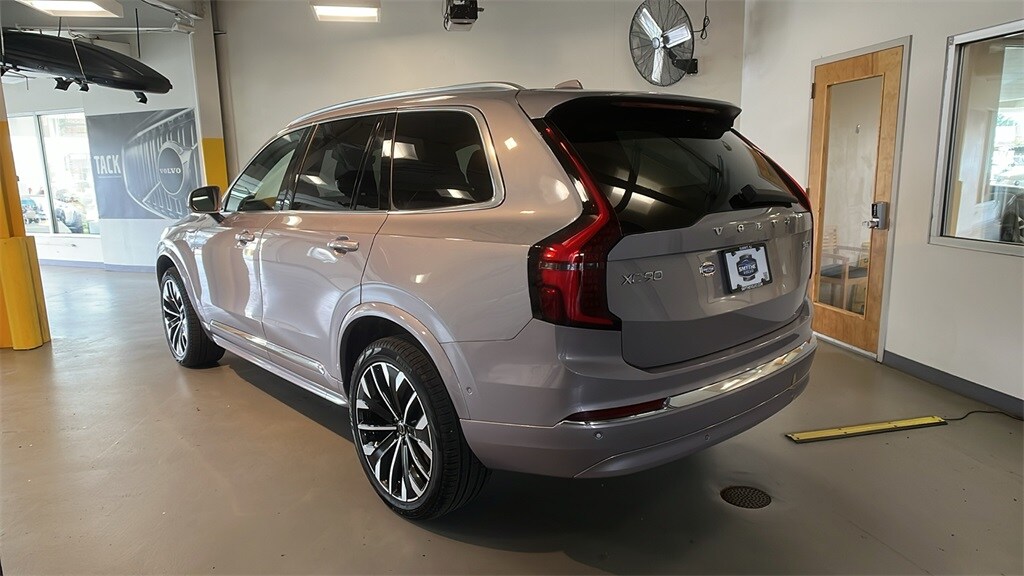 2026 Volvo XC90 B5 Plus photo 2