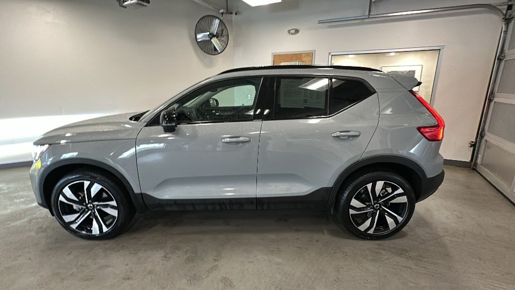 Used 2026 Volvo XC40 B5 Plus SUV