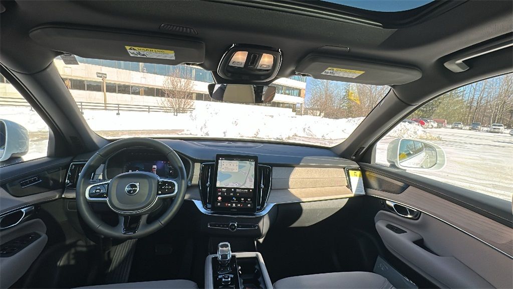 2026 Volvo XC90 Plus - Photo 12