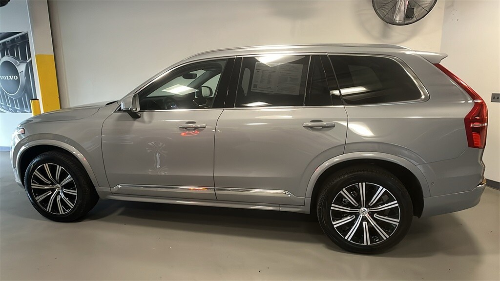 2025 Volvo XC90 Plus photo 2