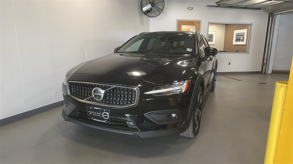 Certified 2024 Volvo V60 Cross Country B5 Plus Wagon
