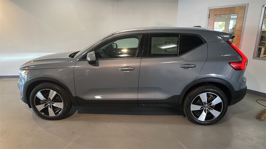 Certified 2022 Volvo XC40 Momentum with VIN YV4162UK7N2657297 for sale in Summit, NJ