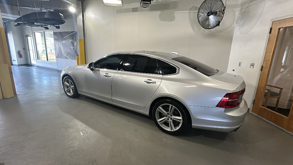Used 2018 Volvo S90 Momentum with VIN LVY982AK0JP016082 for sale in Summit, NJ