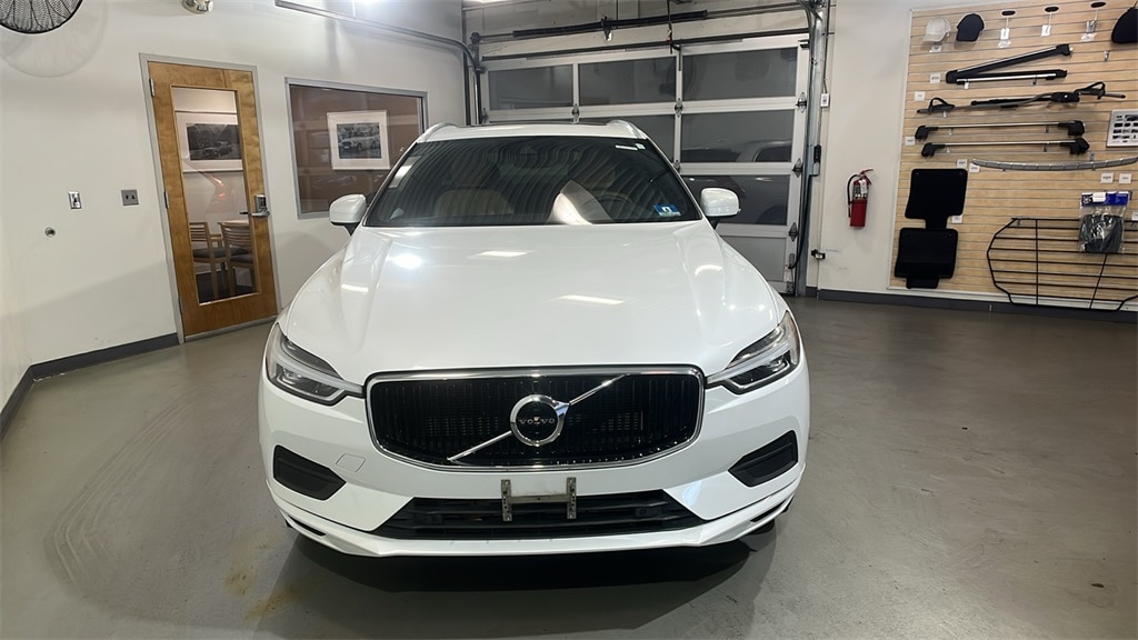 2018 Volvo XC60 Momentum's photo