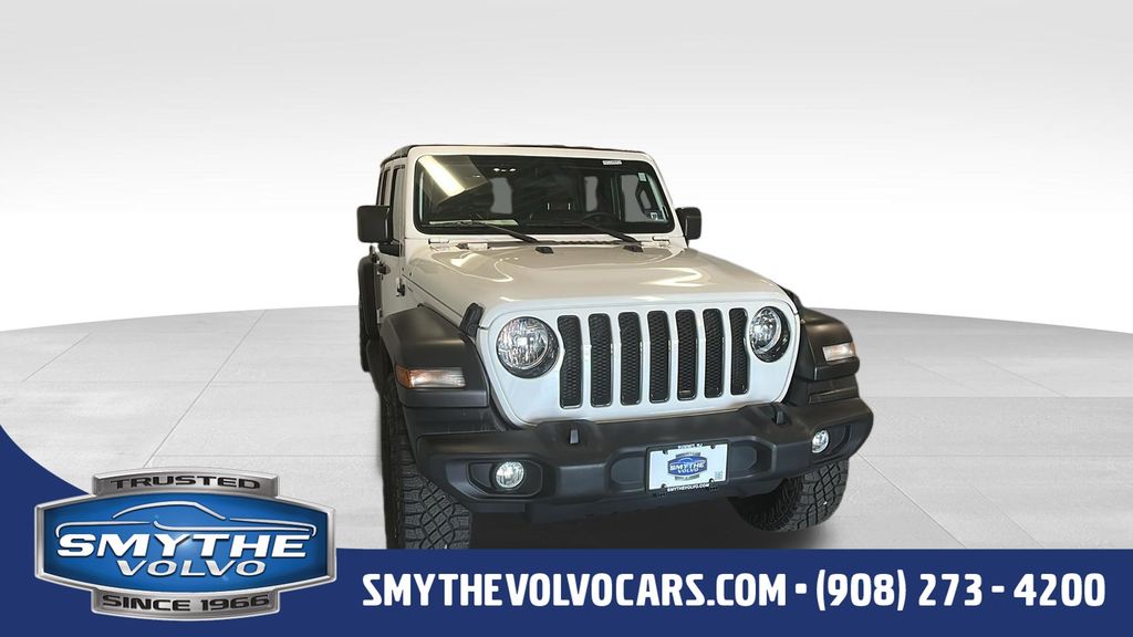 2019 Jeep Wrangler Altitude's photo