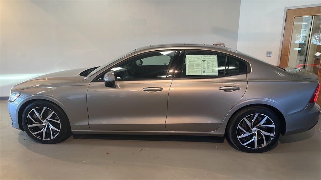 Used 2019 Volvo S60 Momentum with VIN 7JRA22TK2KG000925 for sale in Summit, NJ