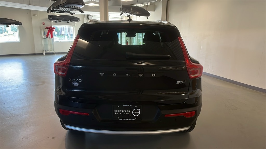 Certified 2025 Volvo XC40 B5 Core SUV