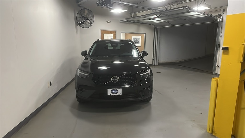 New 2026 Volvo XC40 B5 Plus SUV