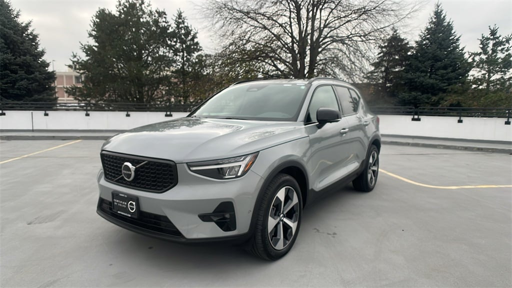 2025 Volvo XC40 Plus's photo