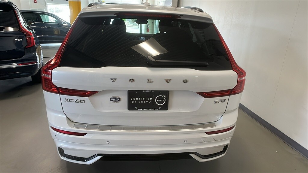 2024 Volvo XC60 B5 Plus photo 4